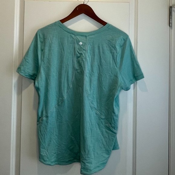 LIGHT BLUE SWIFTLY TECH SHORT SLEEVE SHIRT SIZE 12 LADIES LULULEMON - Picture 2 of 3